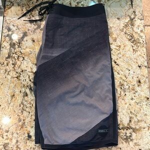 O’Neill Men’s Board Shorts Size 34